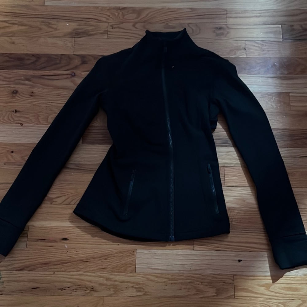 Lululemon define jacket in black and a size 4